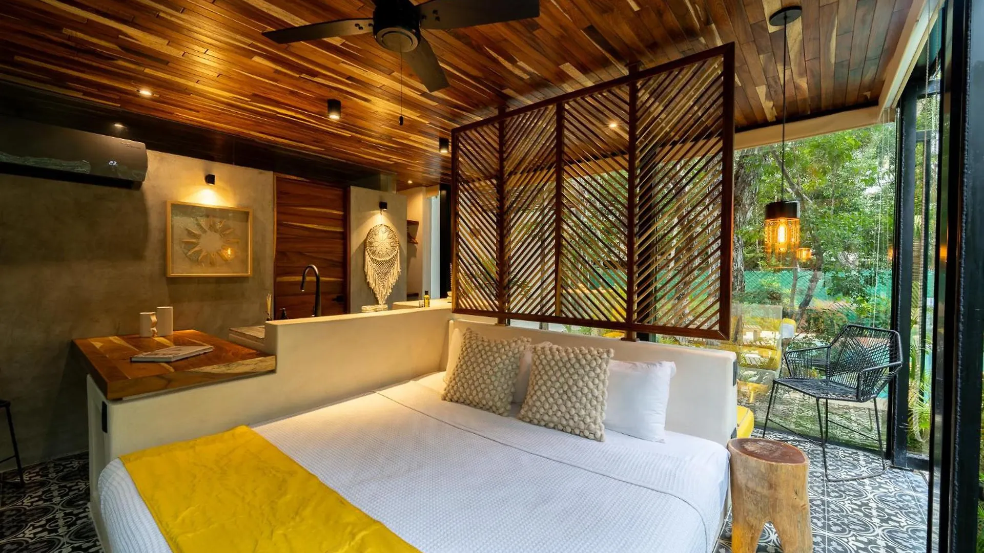 Jungle Reflection Loft Beach Club Tulum